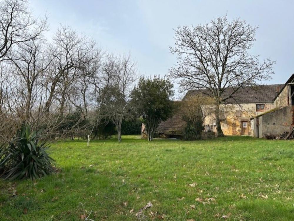 Maison de 101 m² - 
89520 SAINT SAUVEUR EN PUISAYE
