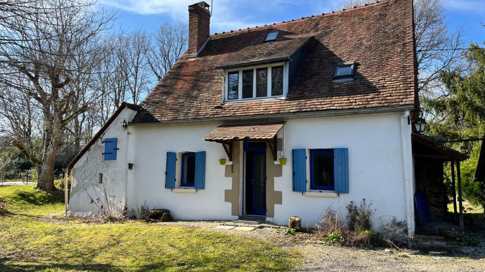 Maison de 104 m² - 
89520 SAINT SAUVEUR EN PUISAYE 89520
