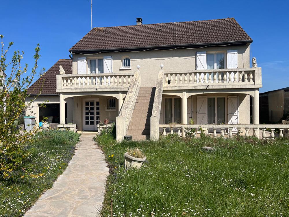 Maison de 140 m² - 
89400 BASSOU
