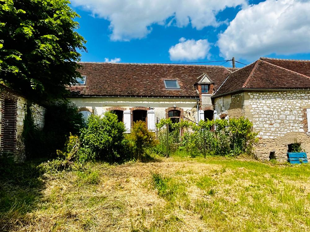 Maison de 188 m² - 
89710 MONTHOLON
