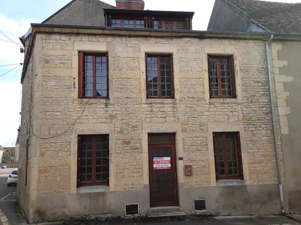 Maison de 120 m² - 
58190 TANNAY
