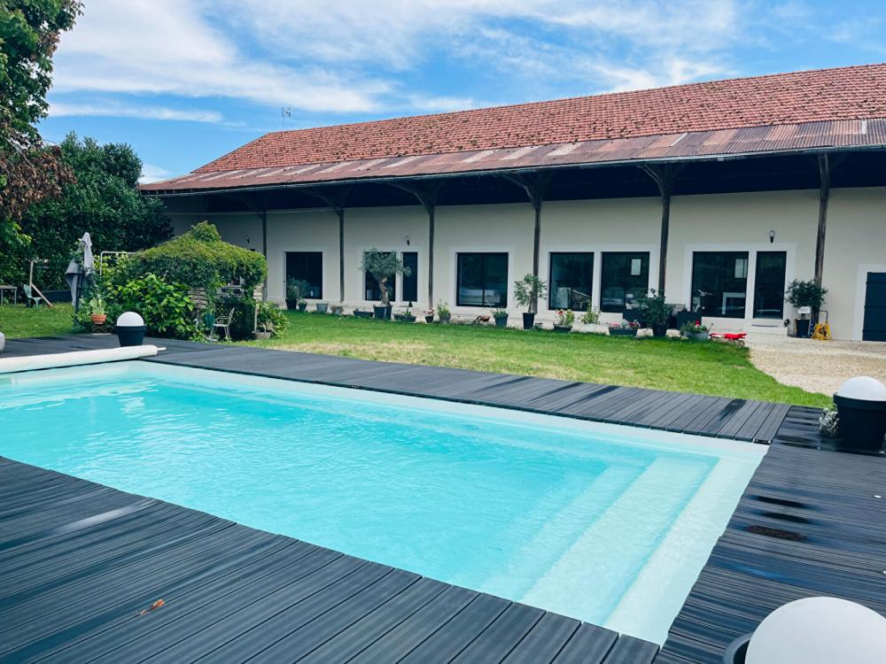 Maison de 200 m² - 
89113 VALRAVILLON
