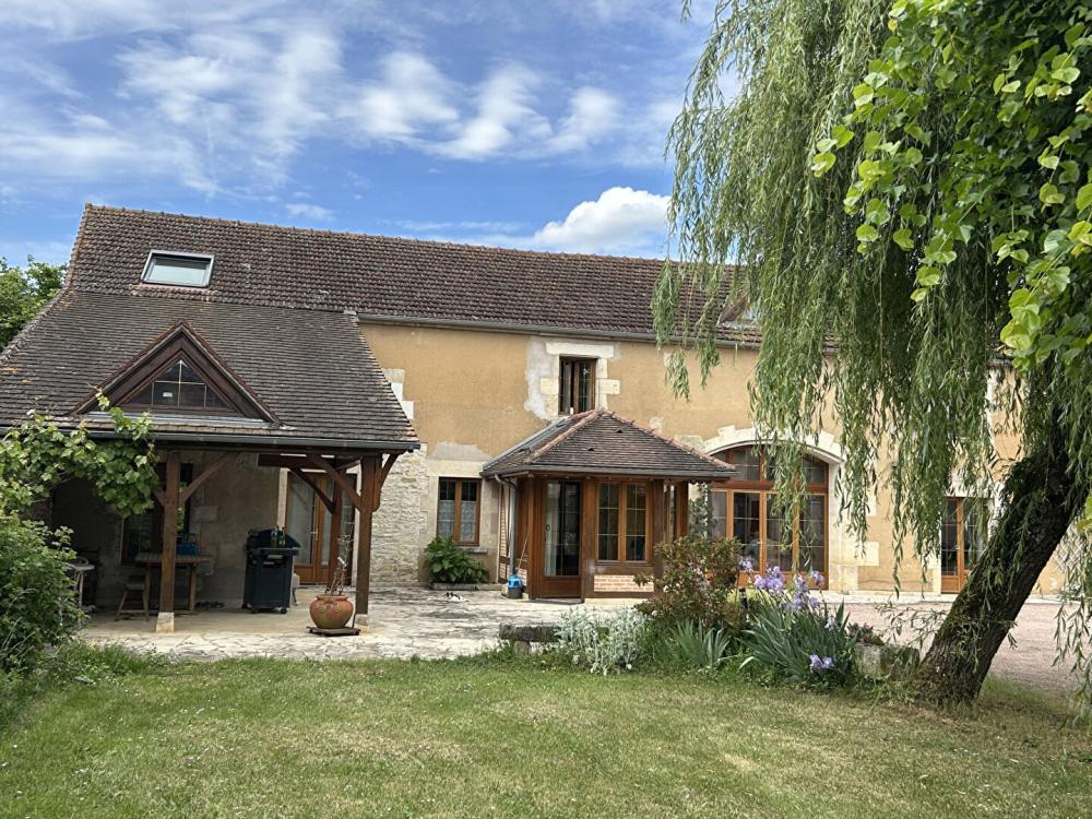 Maison de 255 m² - 
89440 PRECY LE SEC
