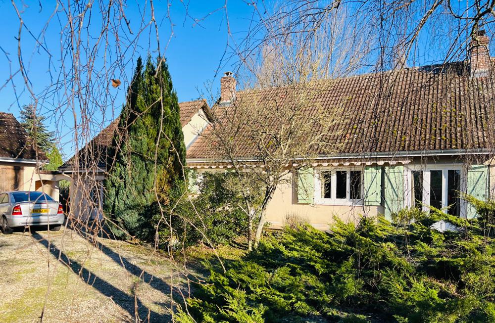 Maison de 175 m² - 
89113 CHARBUY
