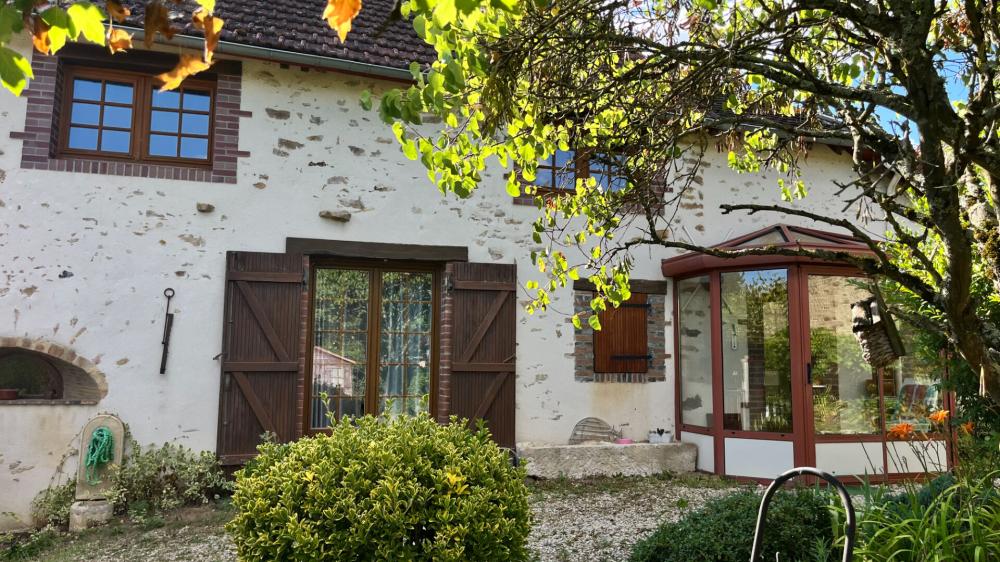 Maison de 111 m² - 
89230 MONTIGNY LA RESLE
