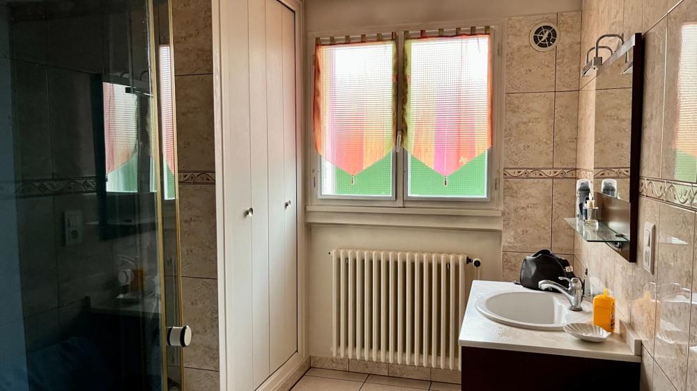 https-media-immo-facile-com-office2-pagesimmoweb-127797-catalog-images-pr-p-5-9-5-0-2-6-9-6-59502696j-jpg-datemaj-15-12-2025-17-15-42