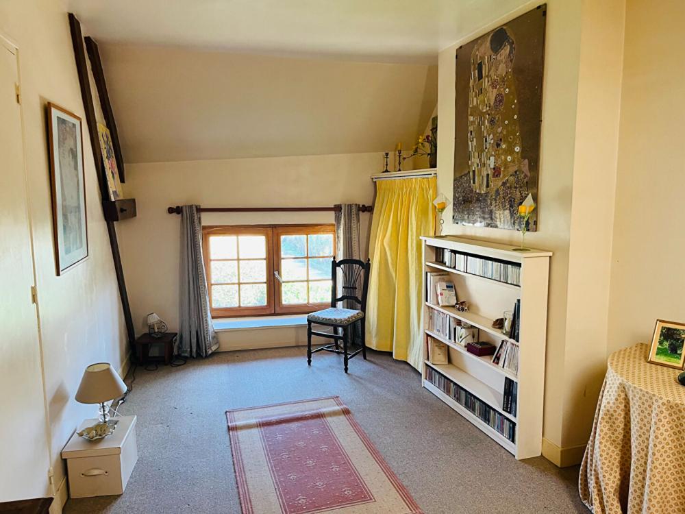 https-media-immo-facile-com-office2-pagesimmoweb-127797-catalog-images-pr-p-5-8-4-4-5-2-8-0-58445280e-jpg-datemaj-18-07-2025-09-38-49