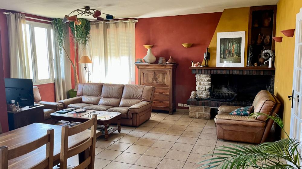 https-media-immo-facile-com-office2-pagesimmoweb-127797-catalog-images-pr-p-5-8-8-4-7-5-8-1-58847581b-jpg-datemaj-16-07-2025-11-42-54