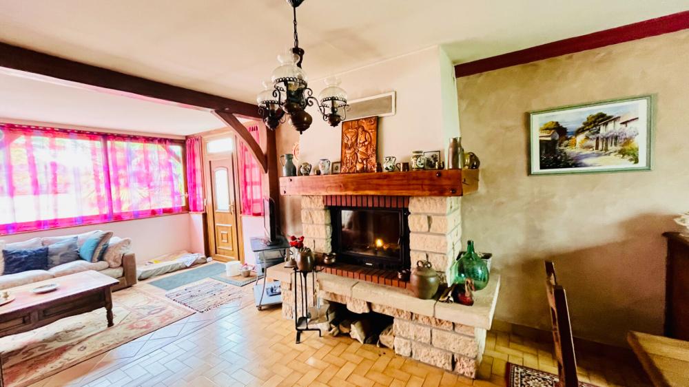 https-media-immo-facile-com-office2-pagesimmoweb-127797-catalog-images-pr-p-5-8-7-6-6-8-2-2-58766822d-jpg-datemaj-01-12-2025-11-06-49