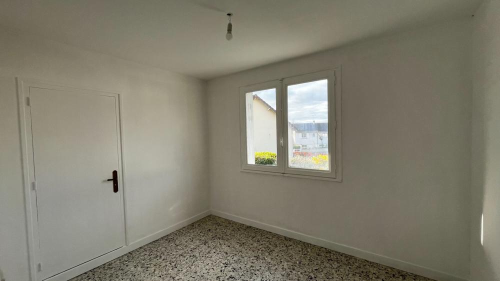 https-media-immo-facile-com-office2-pagesimmoweb-127797-catalog-images-pr-p-5-7-7-9-8-3-4-9-57798349l-jpg-datemaj-14-03-2026-17-03-16