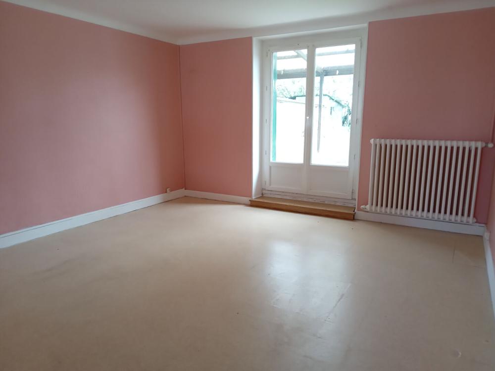 https-media-immo-facile-com-office2-pagesimmoweb-127797-catalog-images-pr-p-5-9-6-1-8-6-0-0-59618600c-jpg-datemaj-28-11-2025-11-34-50