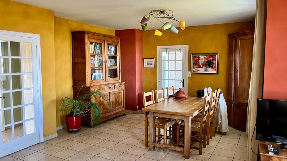 https-media-immo-facile-com-office2-pagesimmoweb-127797-catalog-images-pr-p-5-8-8-4-7-5-8-1-58847581d-jpg-datemaj-06-03-2026-18-13-18